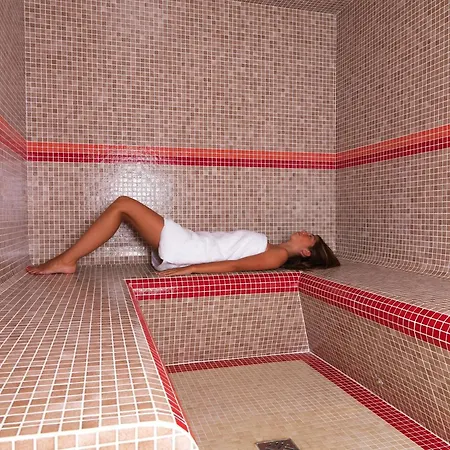 Le Manoir D'agnès 3*