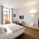Le Manoir D'agnes Logis Restaurant Отель 3*
