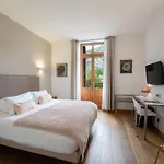 Le Manoir D'agnes Logis Restaurant 3* Тараскон-сюр-Арьеж