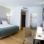 Отель Le Manoir D'agnes Logis Restaurant Тараскон-сюр-Арьеж