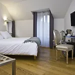 Le Manoir D'agnes Logis Restaurant Отель