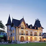 Отель Le Manoir D'agnes Logis Restaurant Тараскон-сюр-Арьеж