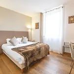 Le Manoir D'agnes Logis Restaurant Отель Тараскон-сюр-Арьеж
