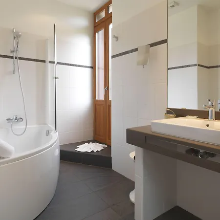 Hotel Le Manoir D'agnes Logis Restaurant 3*