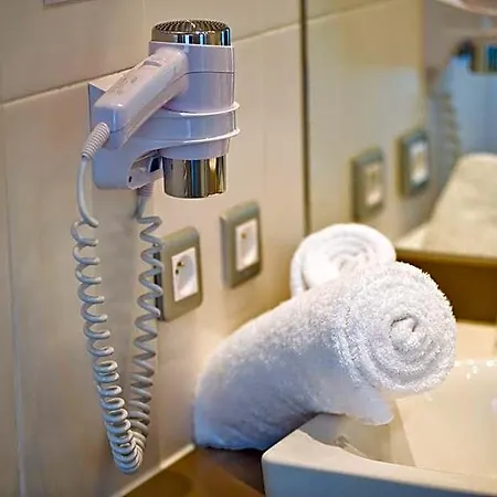 Le Manoir D'agnes Logis Restaurant فندق