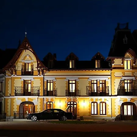 Le Manoir D'agnes Logis Restaurant