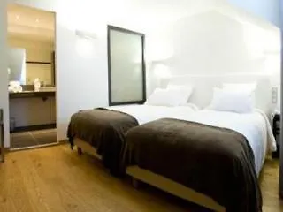 فندق Le Manoir D'agnes Logis Restaurant 3*