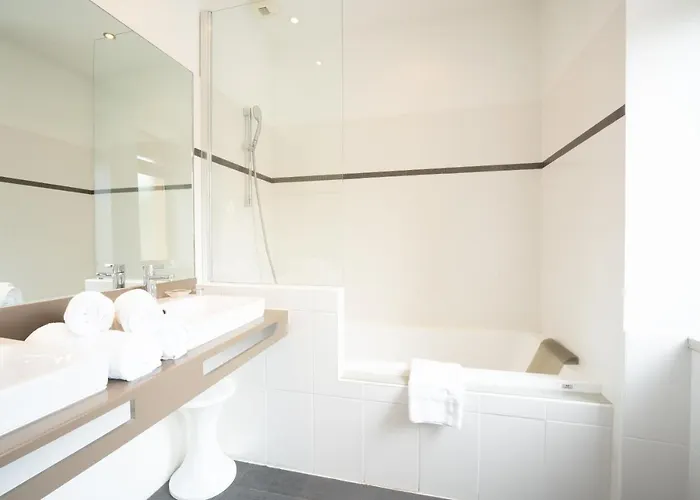 Le Manoir D'agnes Logis Restaurant