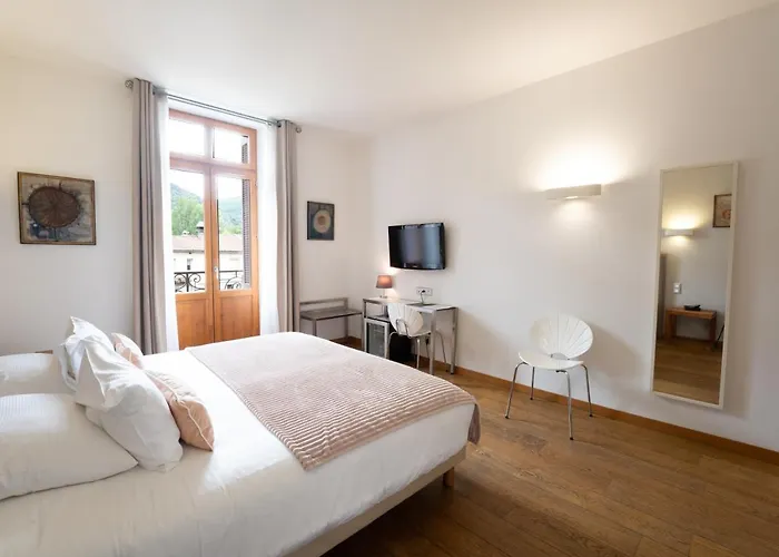 Le Manoir D'agnes Logis Restaurant Hotel 3*