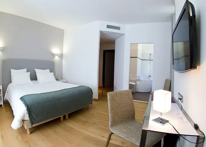 Hotel Le Manoir D'agnes Logis Restaurant Tarascon-sur-Ariège