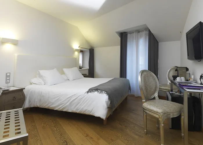 Le Manoir D'agnes Logis Restaurant Hotel 3*